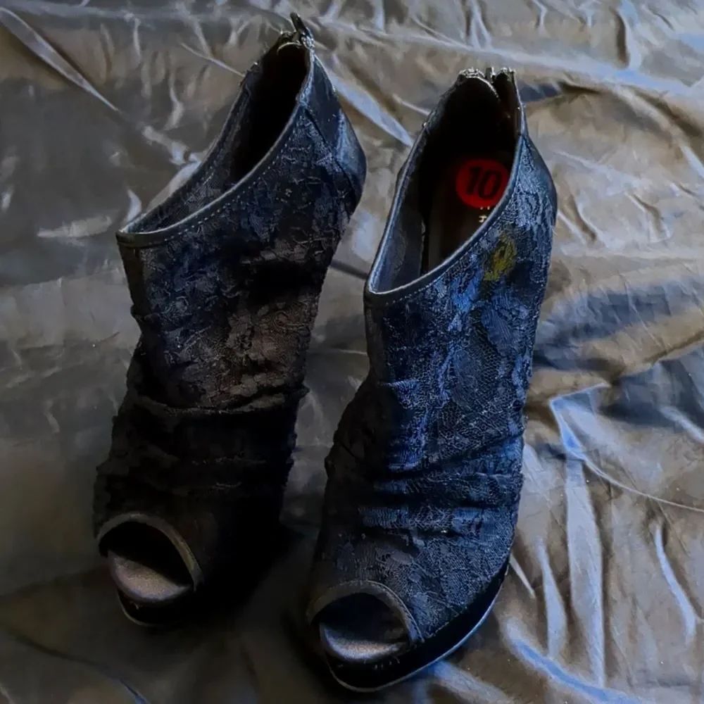 Sexy Chinese Laundry lace platform Stilleto Booties
